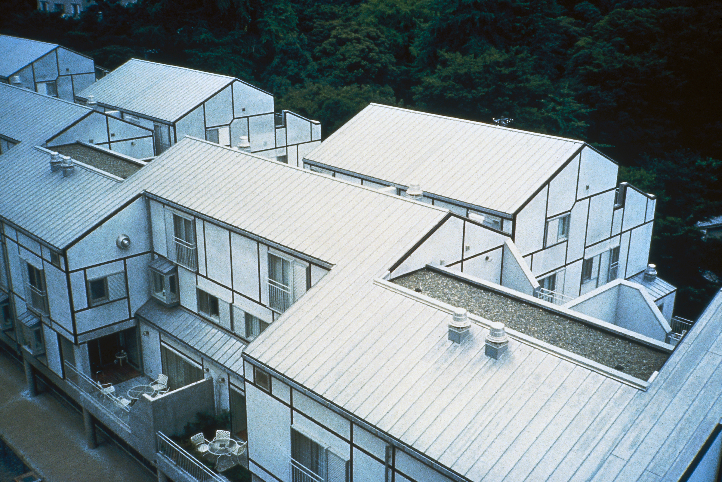 Tokyo - Multi-Unit Residential Building - 1983