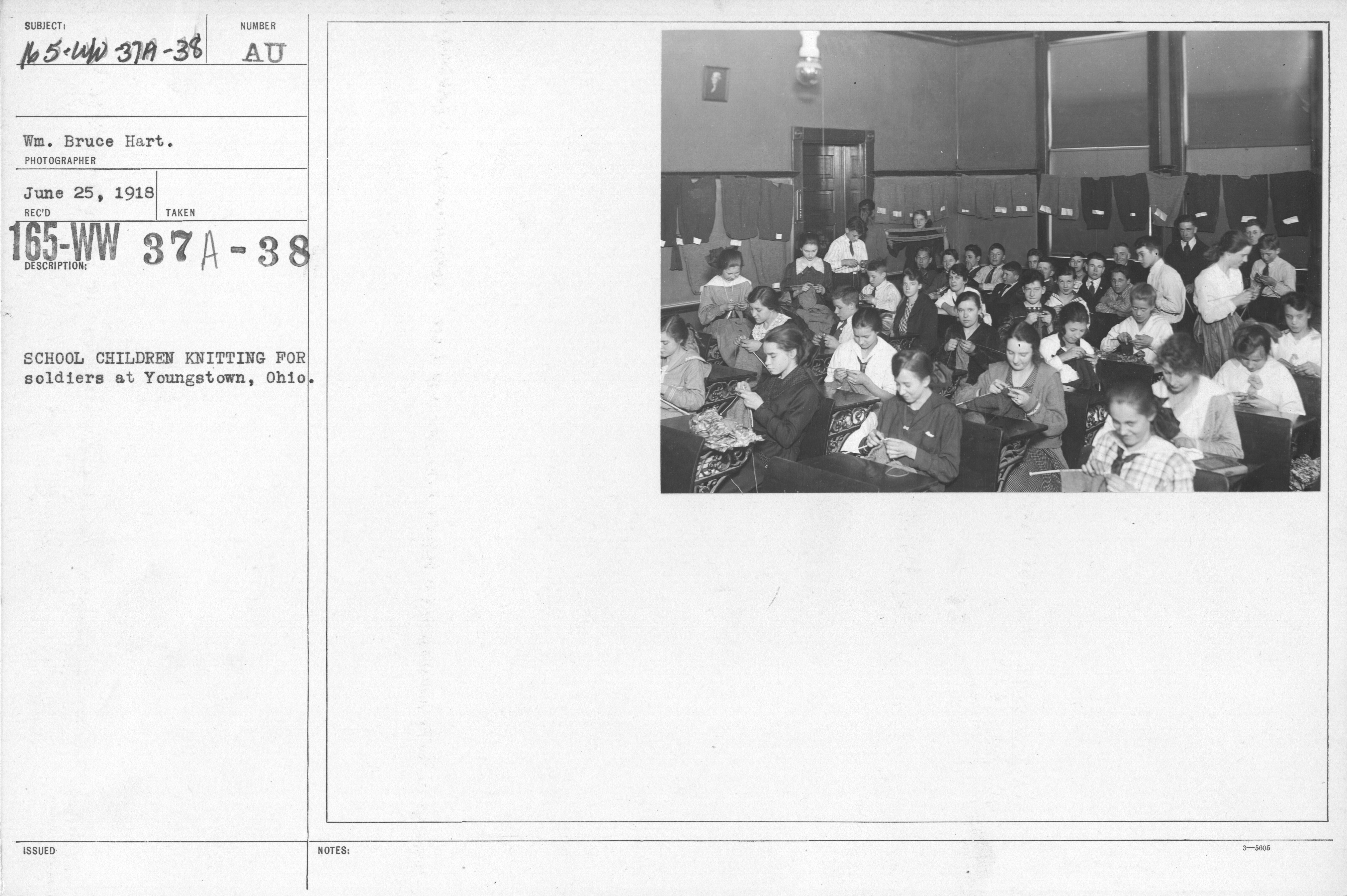 https://nara-media.s3.amazonaws.com/stillpix/165-ww/BOX_37/FOLDER_A/165-WW-37A-038.jpg