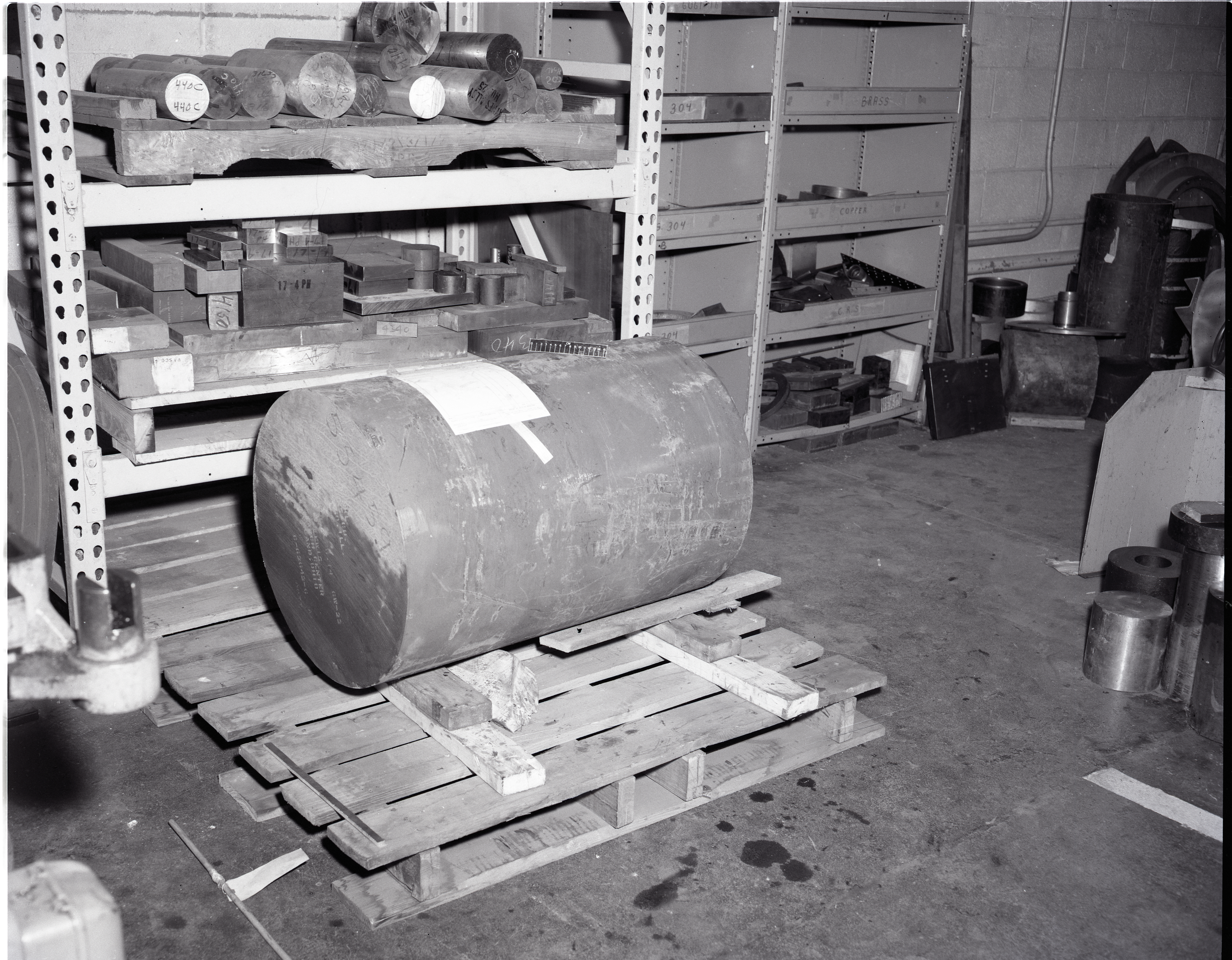BLADE SPINDLE FORGINGS AND BEARING HOUSINGS FOR 100 KW KILOWATT WINDMILL