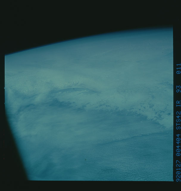 S42-93-011 - STS-042 - STS-42 infra-red earth observations