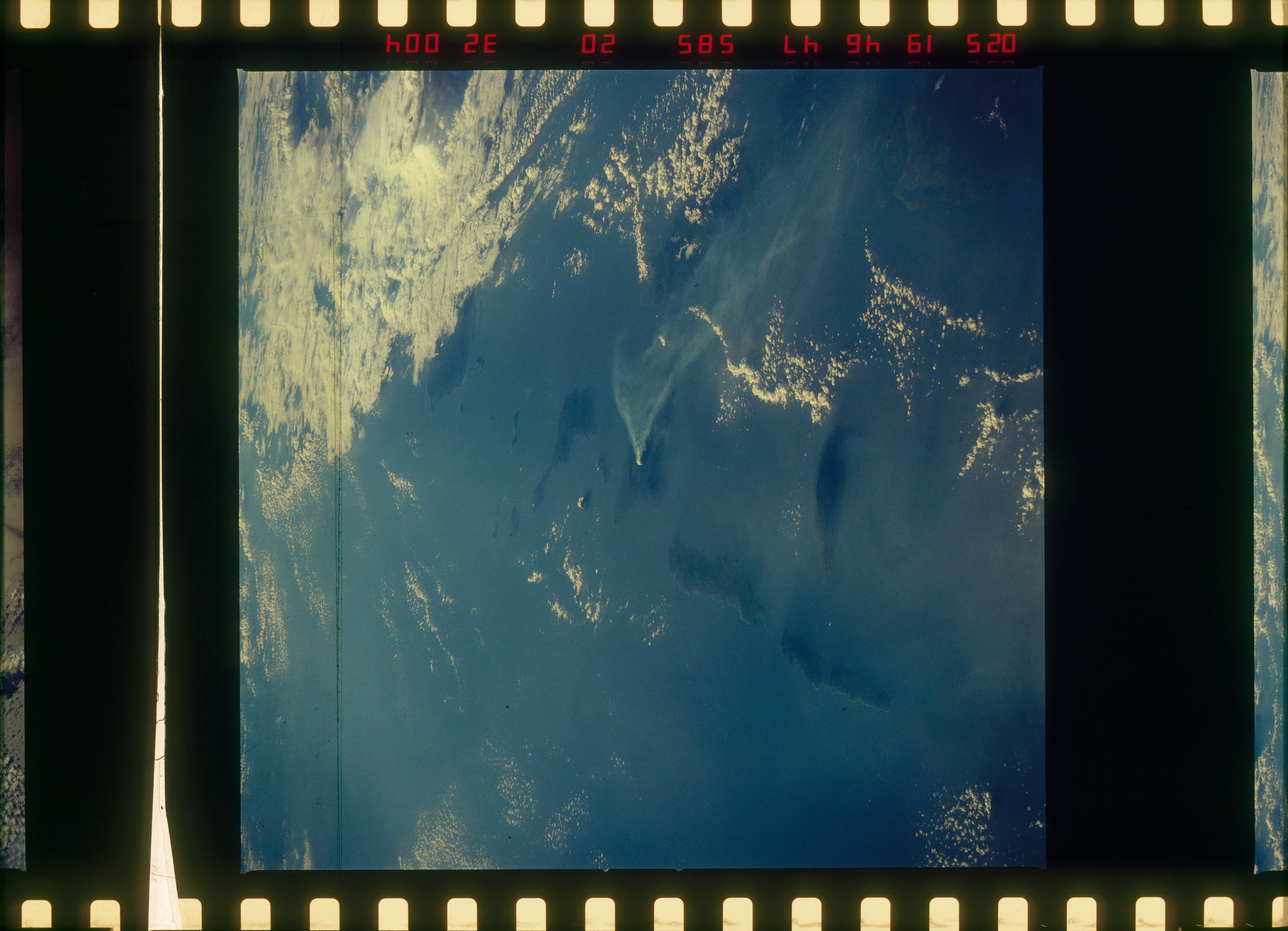 STS51C-32-004 - STS-51C - STS-51C earth observations
