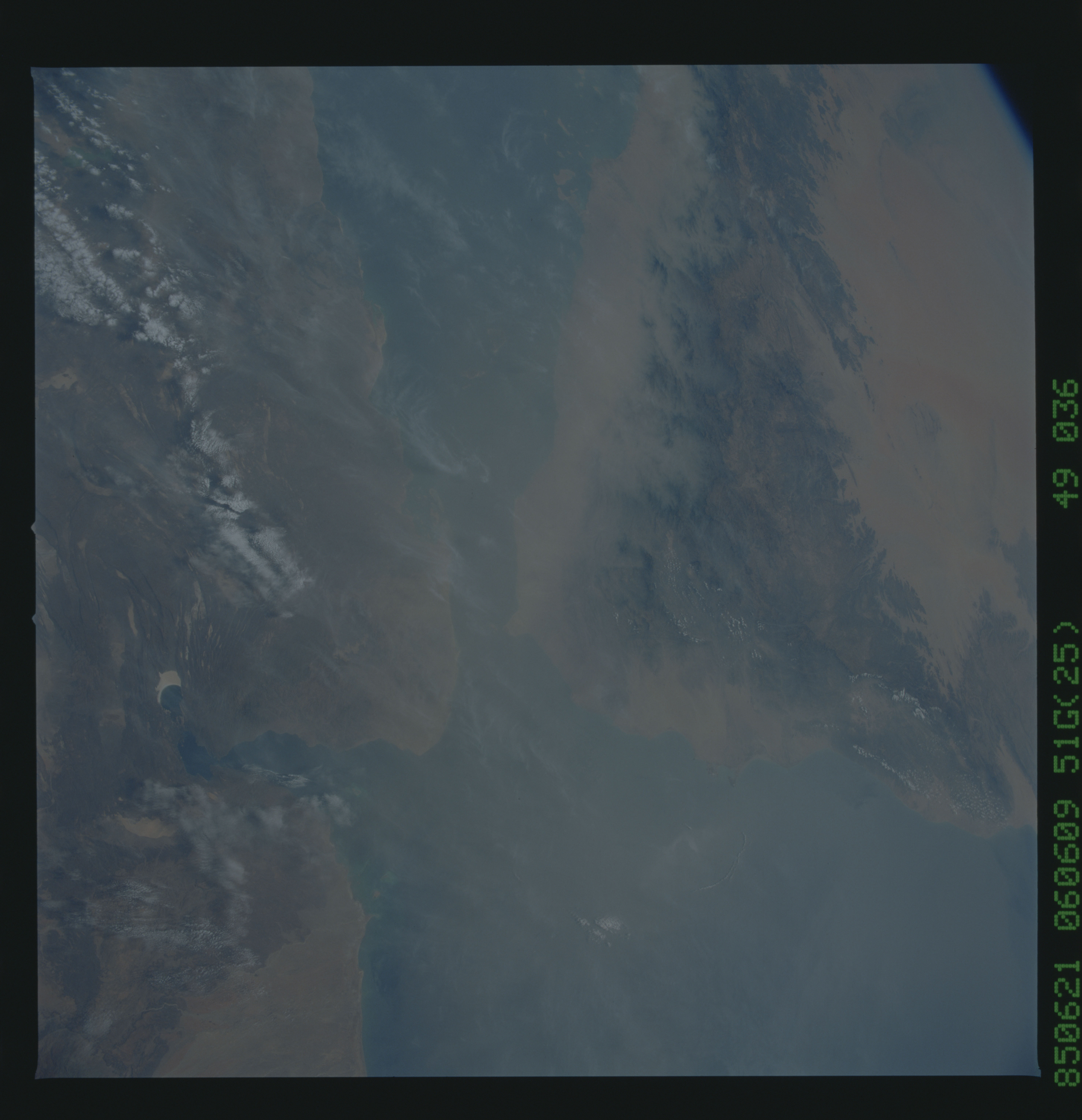 51G-49-036 - STS-51G - STS-51G earth observations