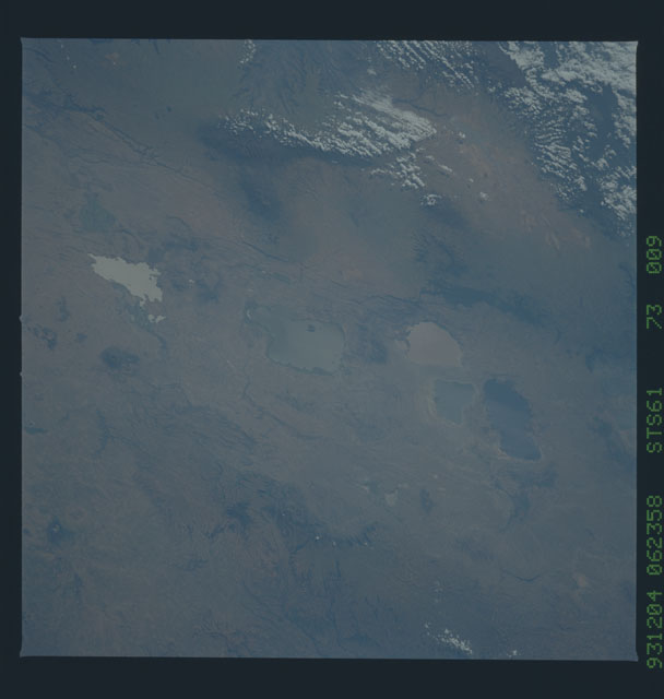 STS061-73-009 - STS-061