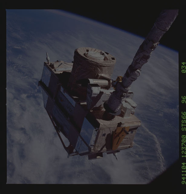 STS066-96-034 - STS-066 - CRISTA-SPAS - Atlantis' RMS deploys the CRISTA-SPAS during STS-66 mission