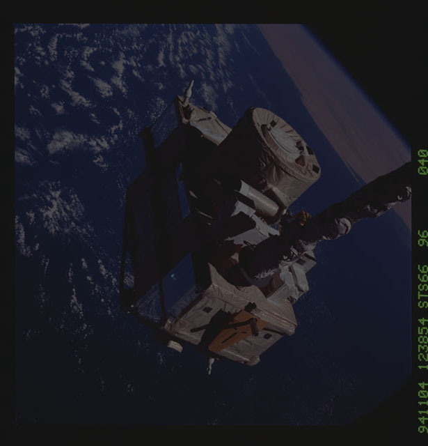 STS066-96-040 - STS-066 - CRISTA-SPAS - Atlantis' RMS deploys the CRISTA-SPAS during STS-66 mission