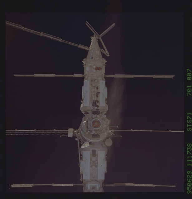 STS071-701-007 - STS-071 - Spektr modules on Mir space station