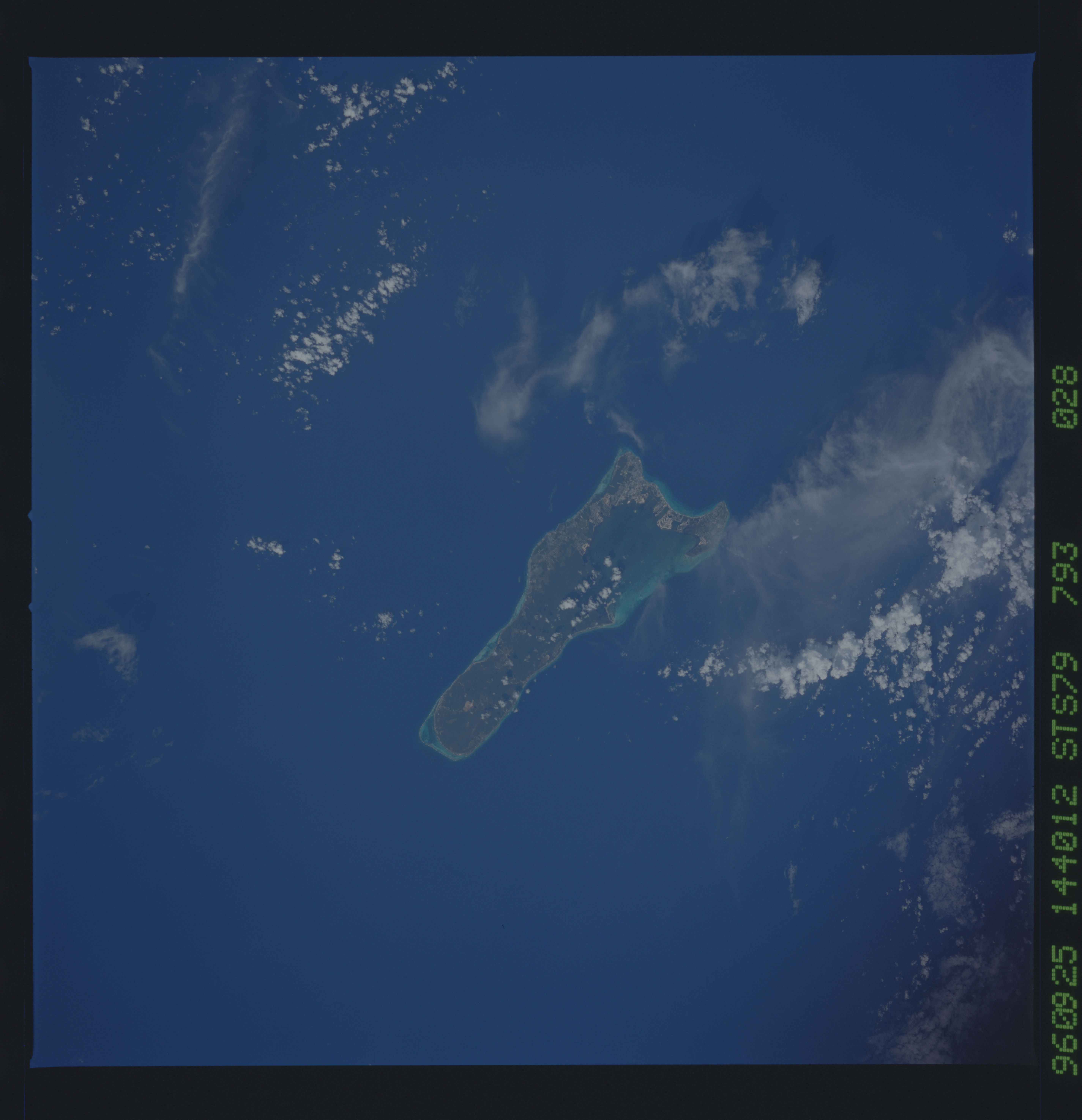 STS079-793-028 - STS-079 - Earth observations from STS-79 orbiter Atlantis