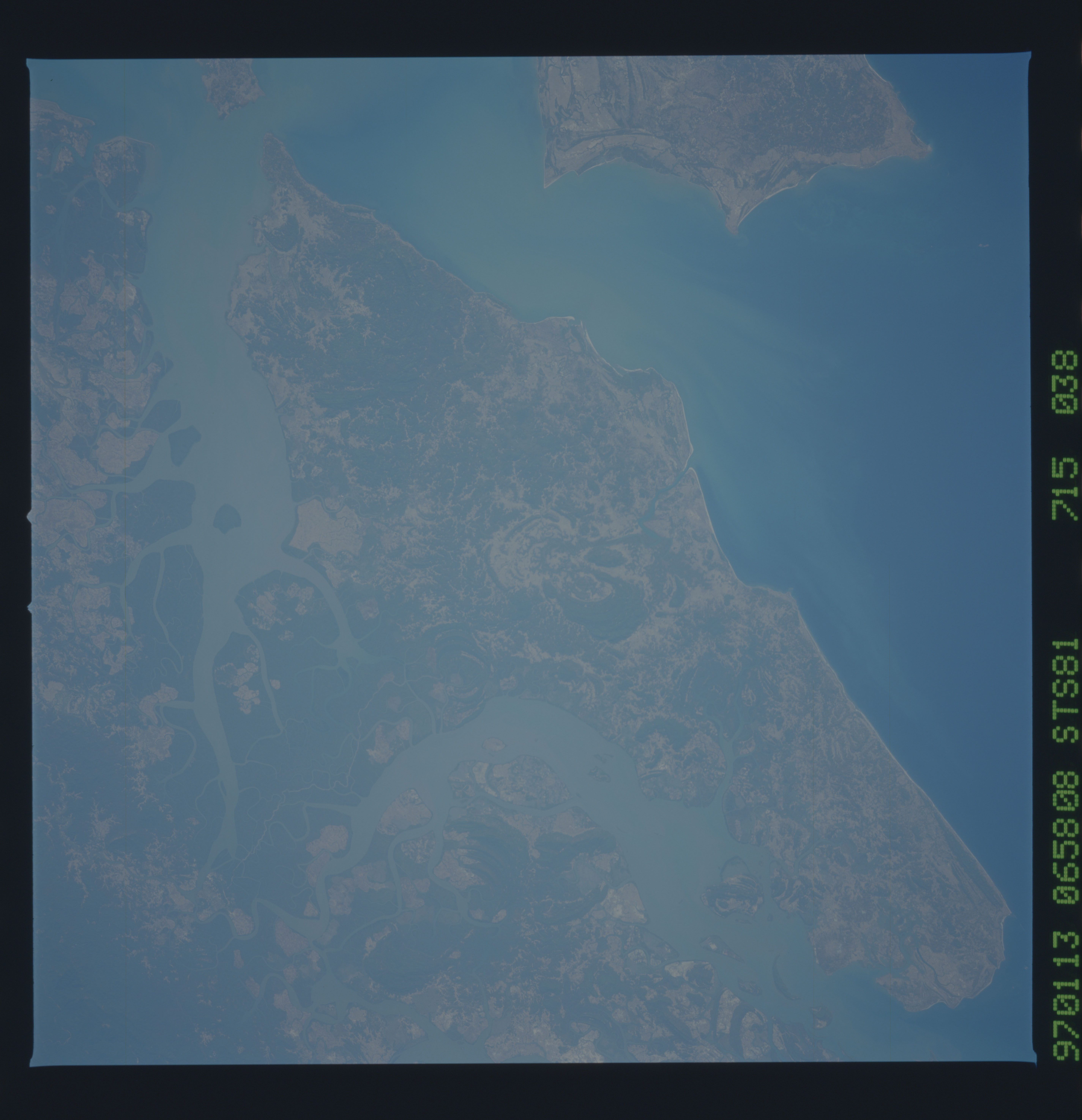 STS081-715-038 - STS-081 - Earth observations taken during STS-81 mission