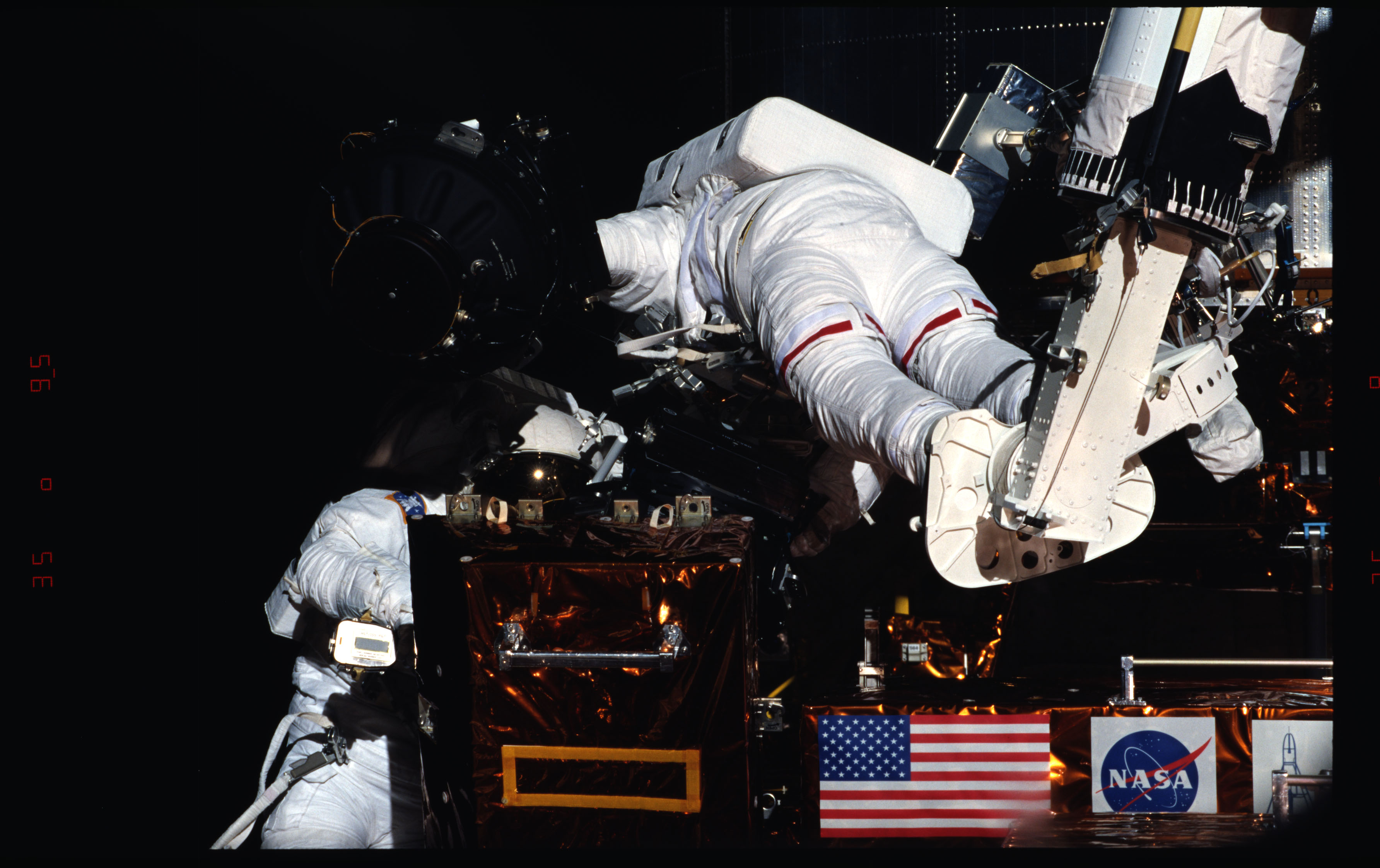 STS082-339-011 - STS-082 - EVA 3 activity on Flight Day 6 to service the Hubble Space Telescope