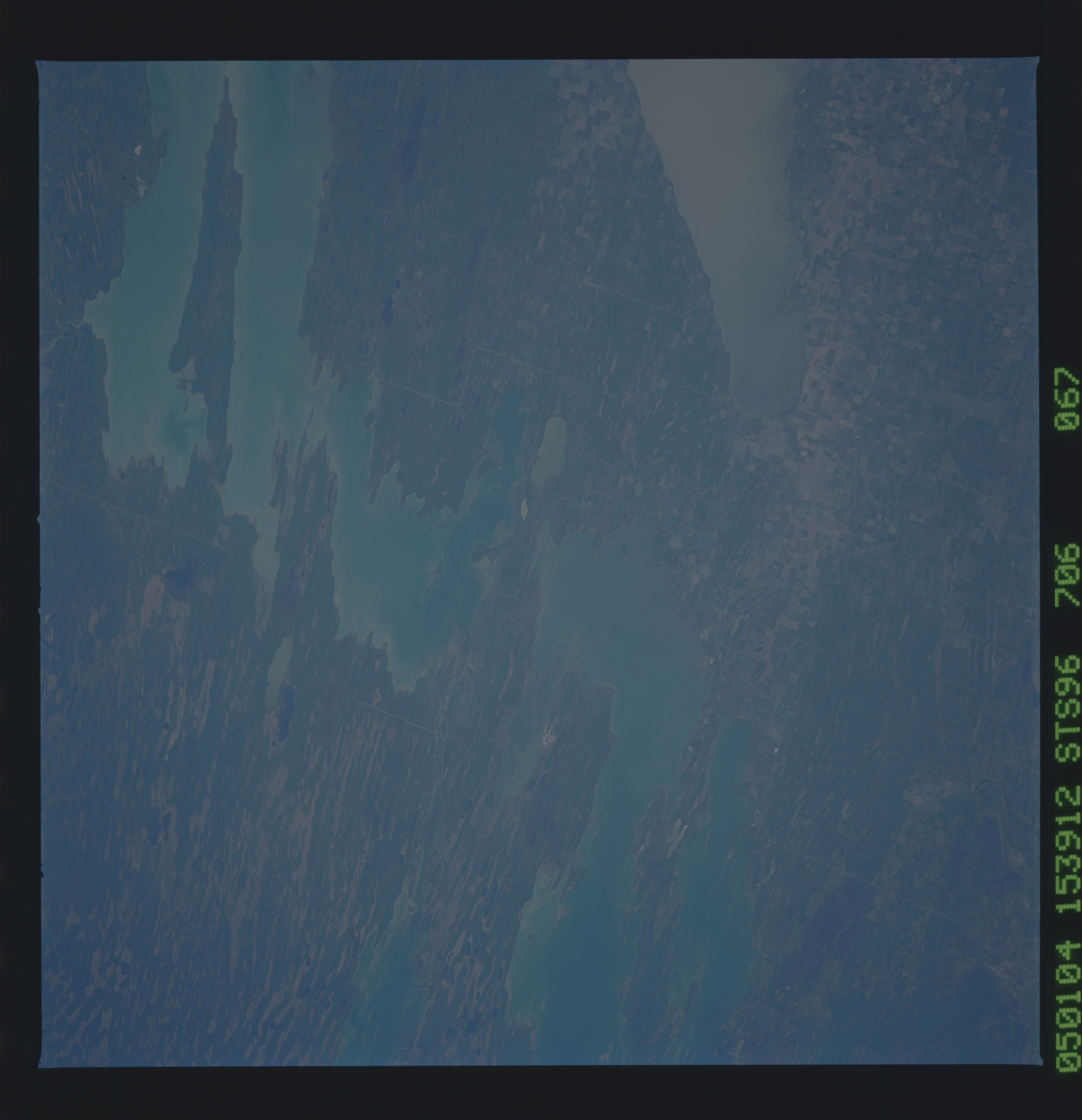 STS096-706-067 - STS-096 - Earth observations taken during STS-96 mission