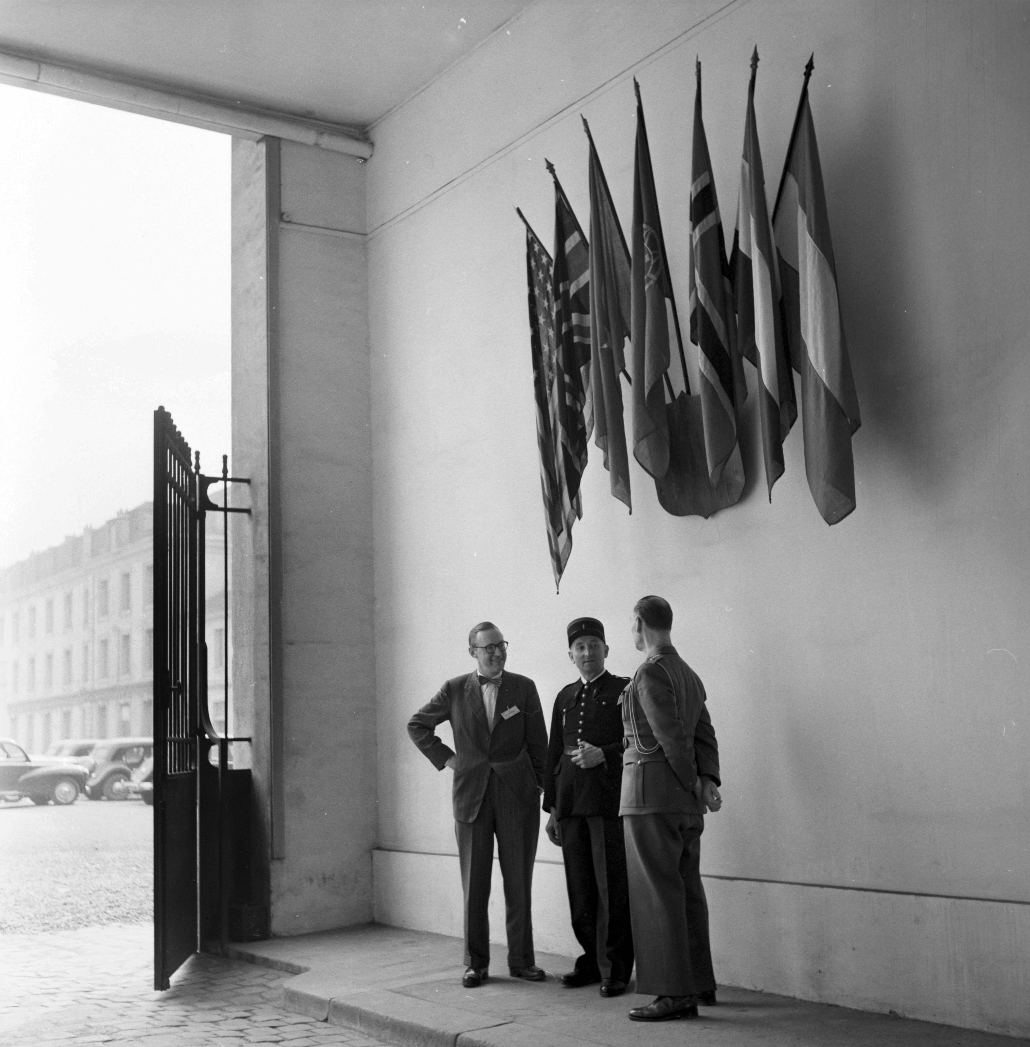 Danes Take Course at NATO Defense College